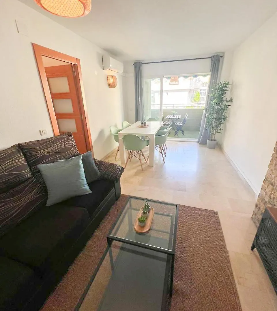 Large & Cozy Centrally Apartment Torremolinos