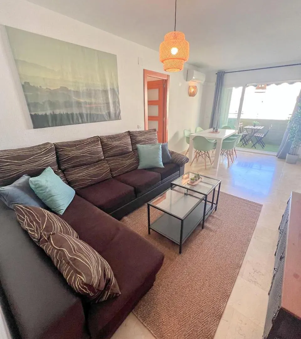 Large & Cozy Centrally Apartment Torremolinos