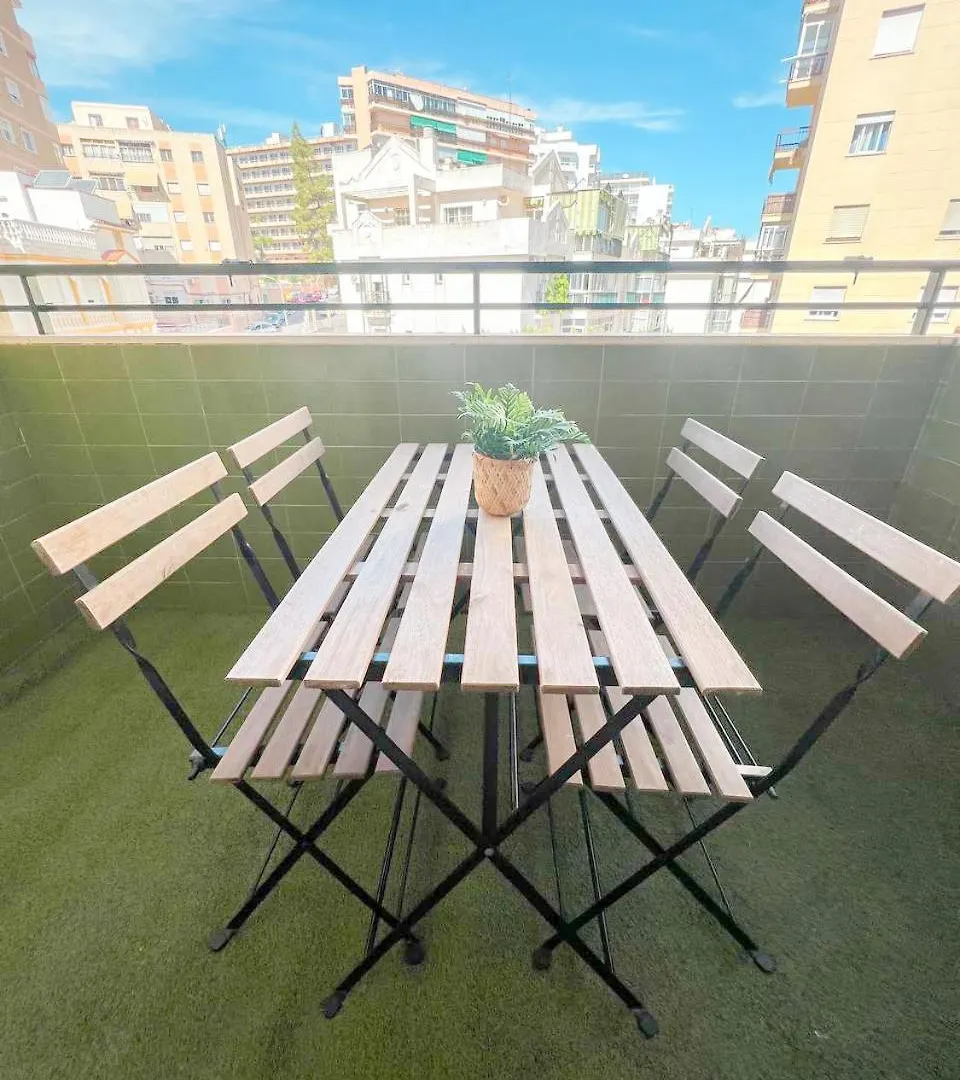 Large & Cozy Centrally Apartment Torremolinos
