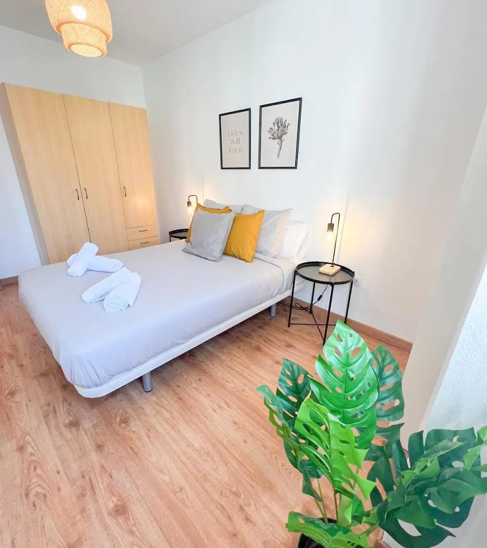 Large & Cozy Centrally Apartment Torremolinos 0*,  Spanje
