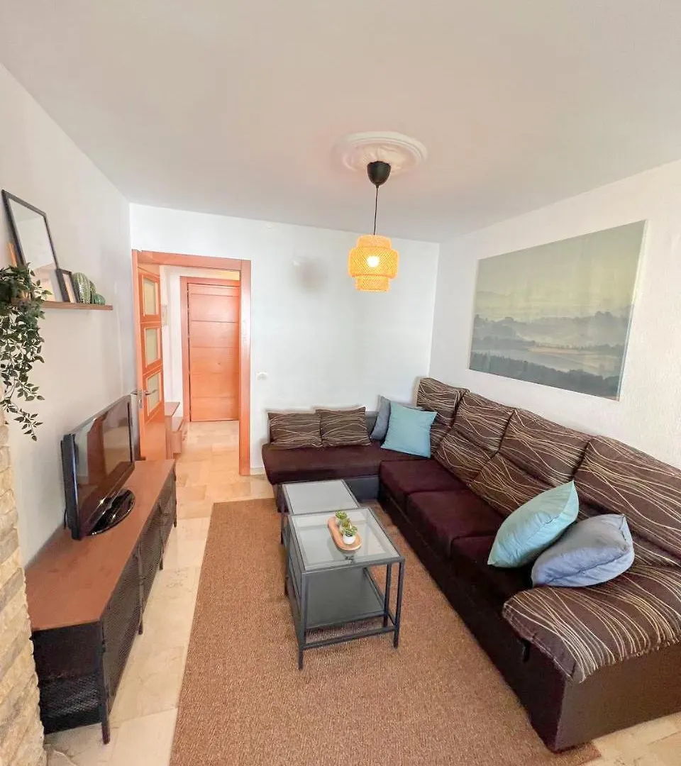 Large & Cozy Centrally Apartment Torremolinos