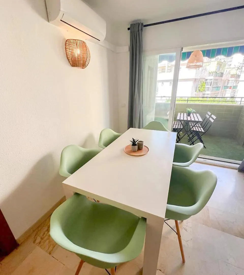 Large & Cozy Centrally Apartment Torremolinos