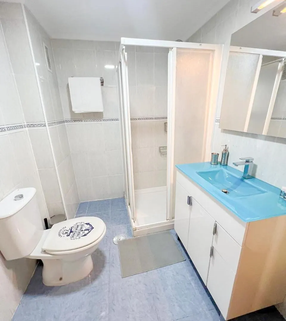 Large & Cozy Centrally Apartment Torremolinos